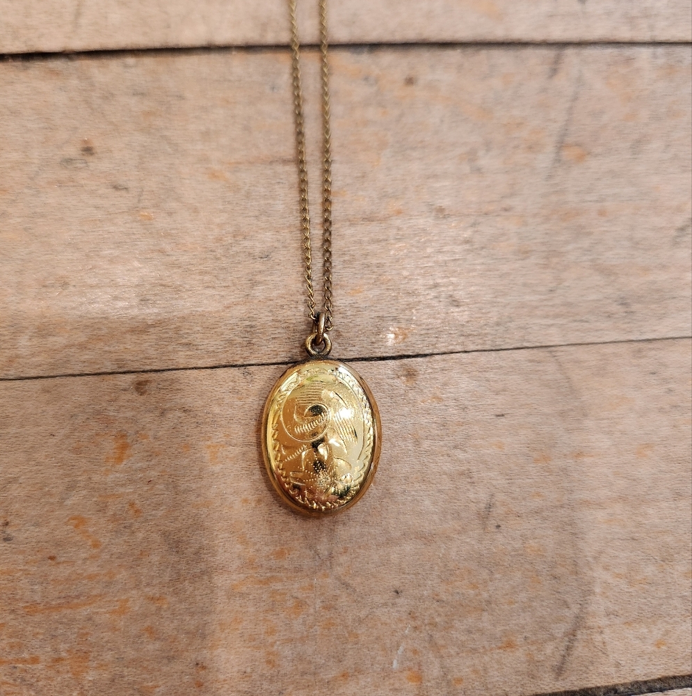 Vintage Gold-Filled Faux Locket Necklace